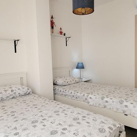 Apartamento Seafront And Mountain View Penthouse Martinsicuro Exterior foto