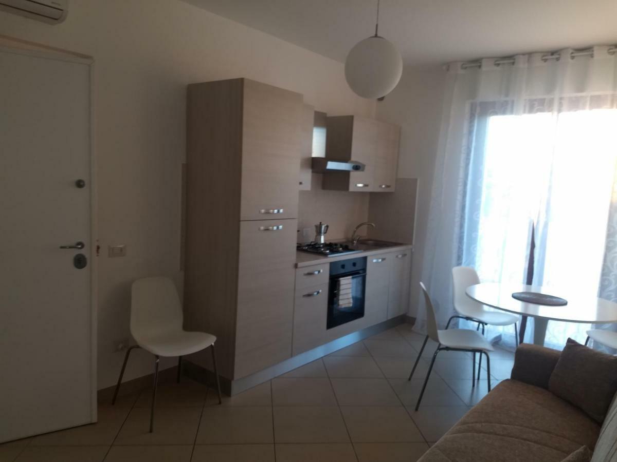 Apartamento Seafront And Mountain View Penthouse Martinsicuro Exterior foto