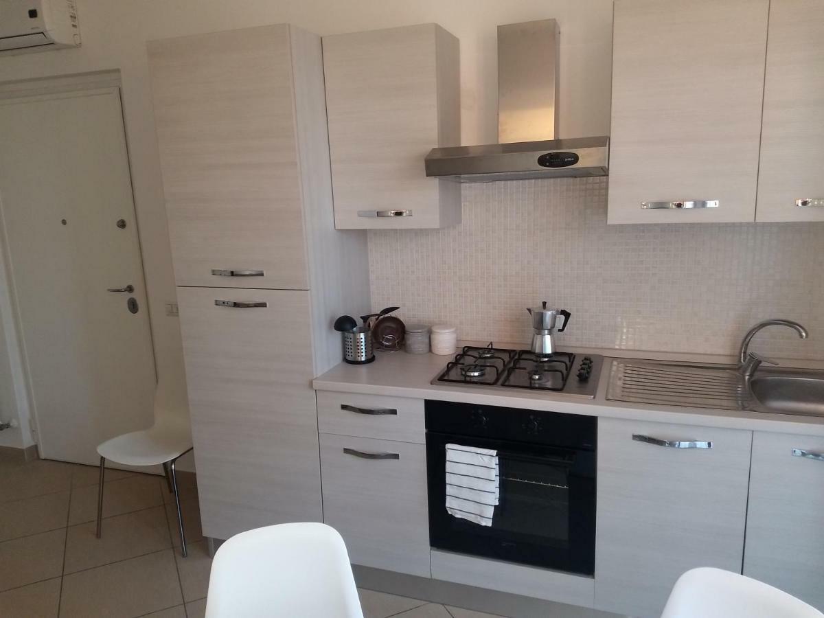 Apartamento Seafront And Mountain View Penthouse Martinsicuro Exterior foto