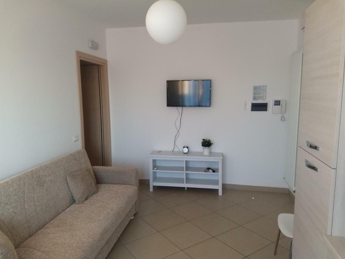 Apartamento Seafront And Mountain View Penthouse Martinsicuro Exterior foto